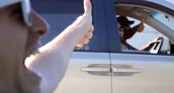 Man Gets Commuters Stuck in Traffic to Join In Fun Sing-Along