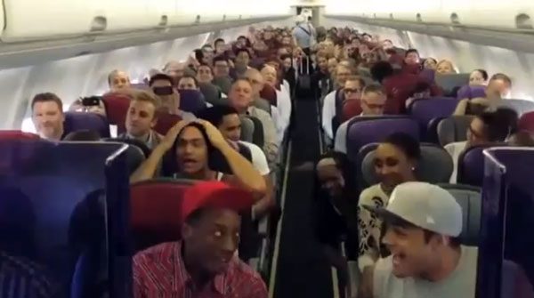 The Lion King Cast Spontaneously Burst Out In Song On Plane And Entertain Passengers
