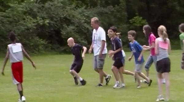 Boy With Disabilities Falls Behind Other Runners In Race, Unexpectedly Uplifted By Friends