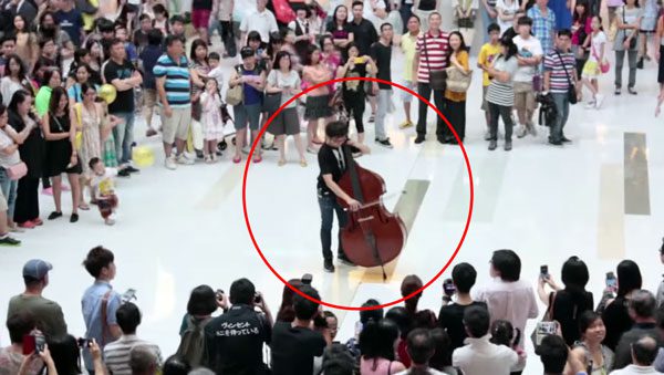 Shoppers In a Busy Mall Saw A Guy With a Bass Violin Show Up. They Never Expected THIS! Awesome.