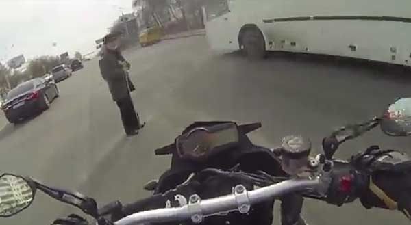 An Old Man Could Have Died Walking Through Heavy Traffic. This Kind Act May Have Saved His Life.