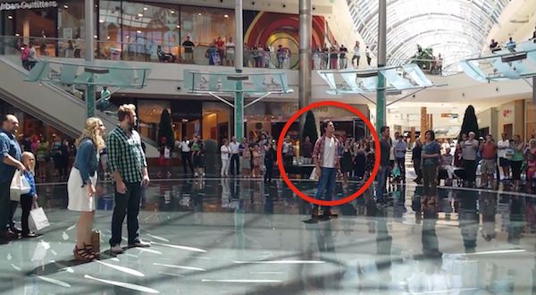 Les Mis flash mob