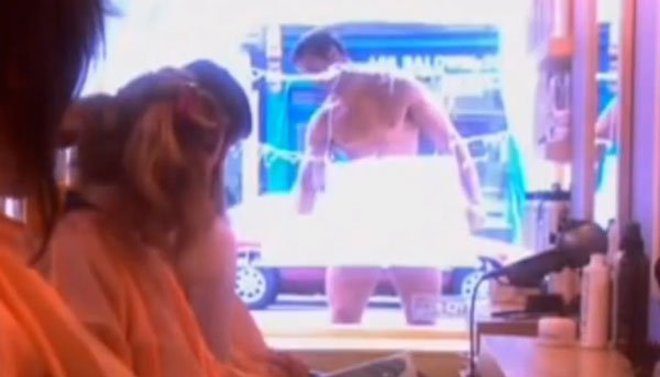 Window Washer Gives Hair Salon Customers A Hilarious Surprise