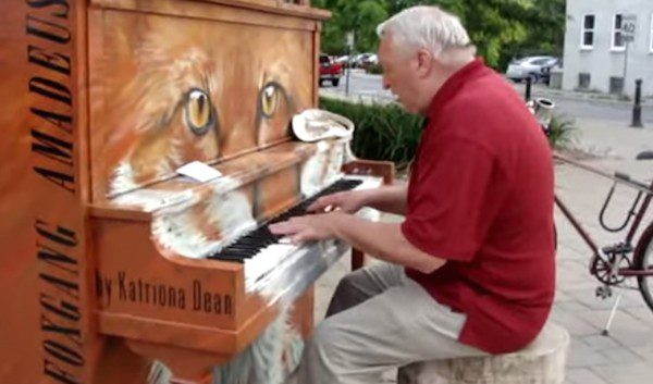 old man plays hedley