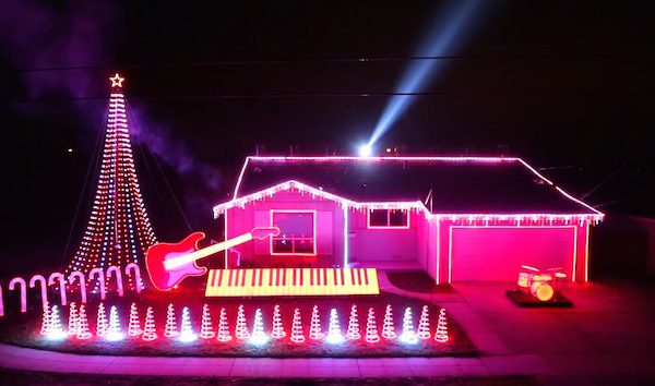 Amazing Star Wars Themed Christmas Home Light Show