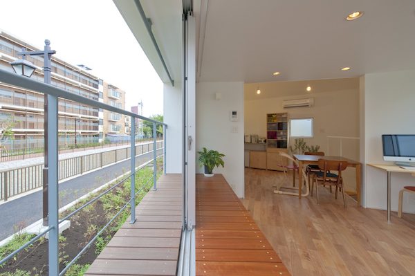 river side home by Kota Mizuishi