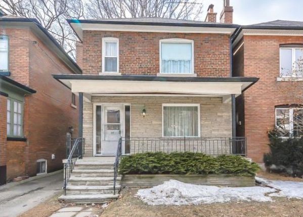 Brick Home Looks Plain From The Outside But Inside It’s A Perfectly Preserved 1950s Time Capsule