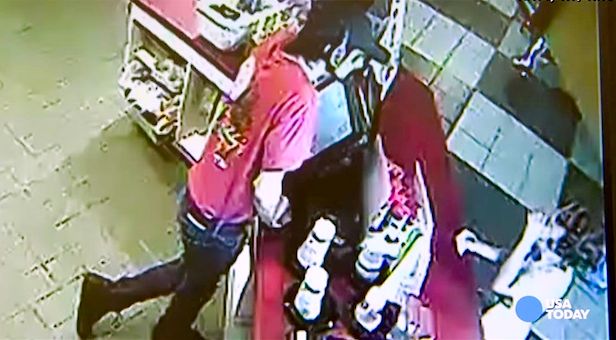 cashier pays it forward