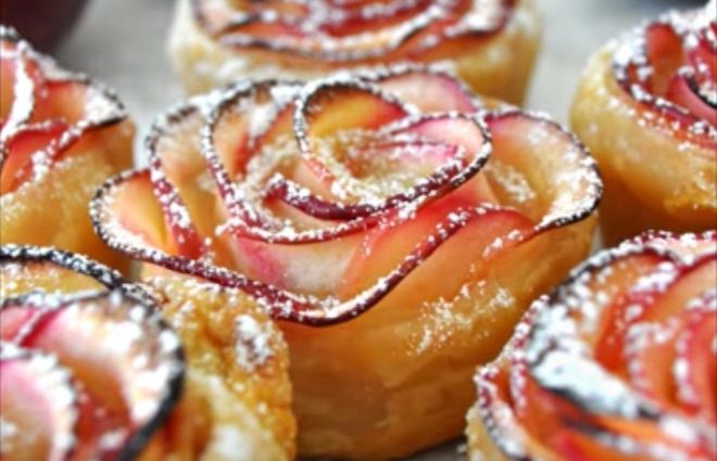 rose shaped apple dessert