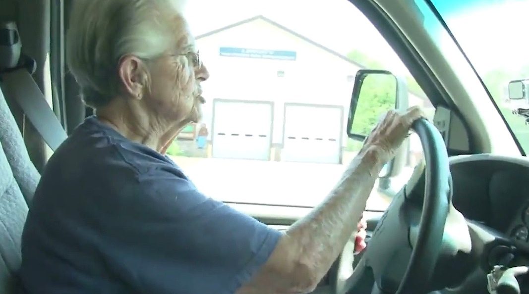 Great Grandma Volunteers As EMT Ambulance Driver At 87 Years Old
