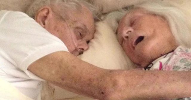 elderly couple die in each other's arms