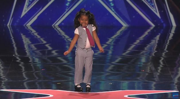 5-Year Old Who Taps And Sings ‘In Summer’ From Disney’s Frozen Is A Natural Born Entertainer