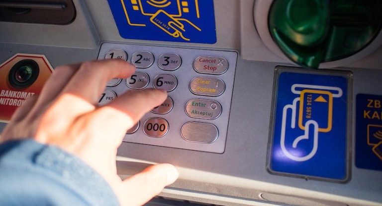 Man Finds $500 In ATM, Ends Up Giving Unexpected Gift To Senior