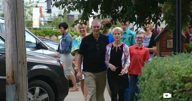 Kids Shock Their Parents With Incredibly Thoughtful Gift For Their 50th Wedding Anniversary