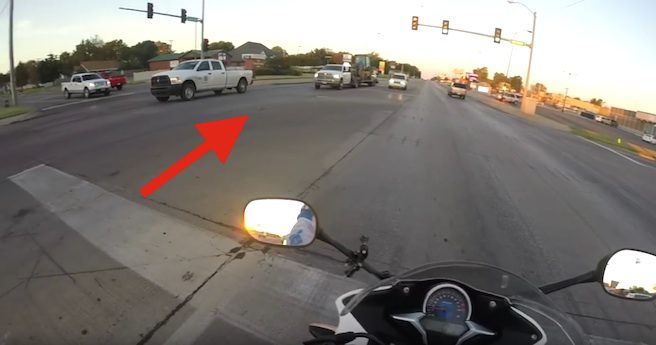 kitten rescue by motorcyclist