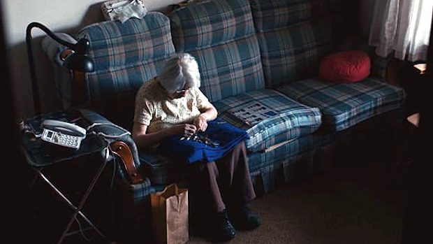 Camera Records What An Elderly Woman Does At Home Alone And It Is Heartbreaking