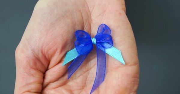 tiny bow made with fork