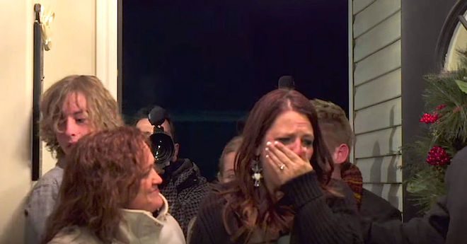 Family Surprises Deserving Friends With Home Makeover In Time For Christmas