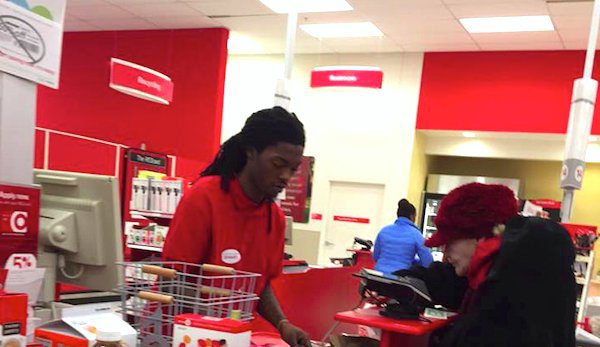 Mom Realizes Cashier Assisting Elderly Woman Has Valuable Lesson To Teach Her