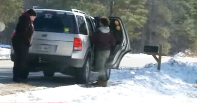 Teen Stops Car To Shovel Snow For Man In Walker