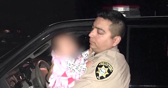 Caring Deputies Mix Baby Formula By Flashlight For Baby After Pulling Over Drunk Dad