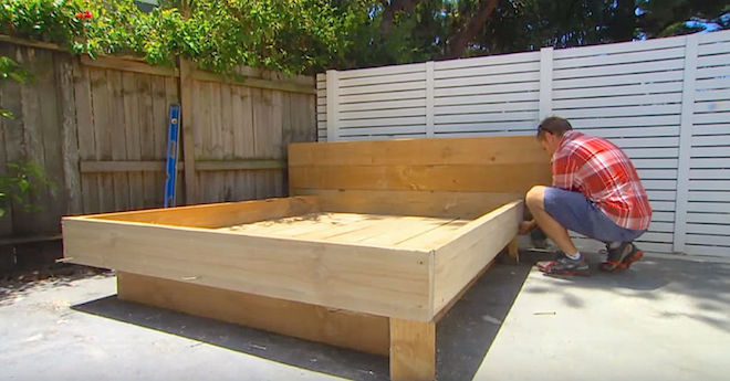 How To Make An Amazing Day Bed For Your Yard Made From Grass