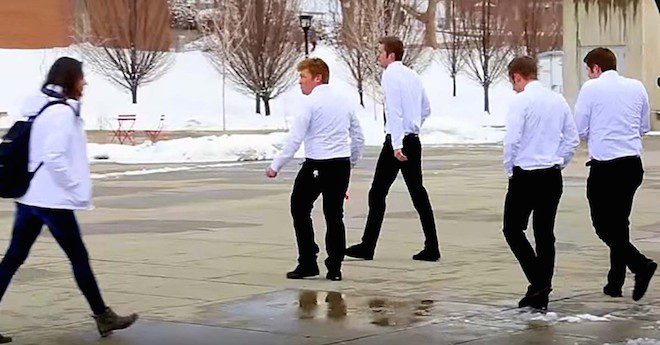 Singers Surprise Random Girls With Valentine’s Day Serenade