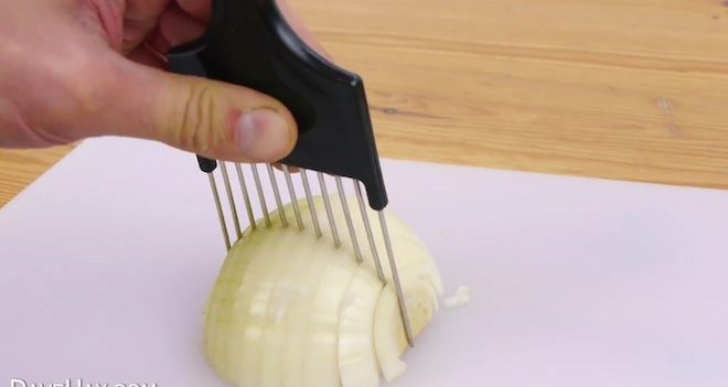 hair pick to cut onion