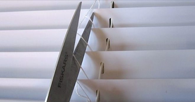 Woman Breaks Her Blinds On Purpose To Convert Them To Attractive Roman Shades