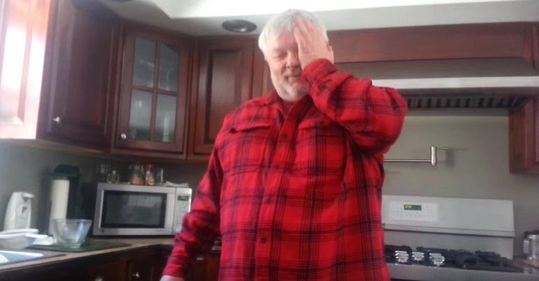 Wife Can’t Stop Laughing At Husband Trying To Describe Bad Smelling Women He Ran Into At Store