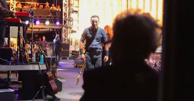 Bruce Springsteen Dances With His 90-Year-Old Mom At Concert