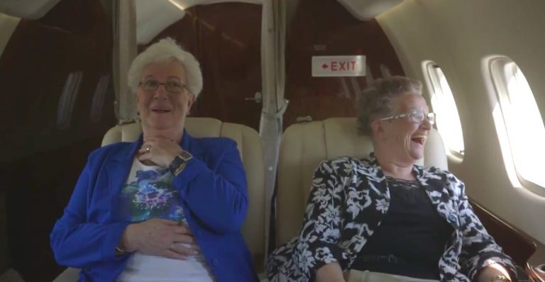 Grandmas Experience Flying for the First Time And It’s Hilariously Heartwarming
