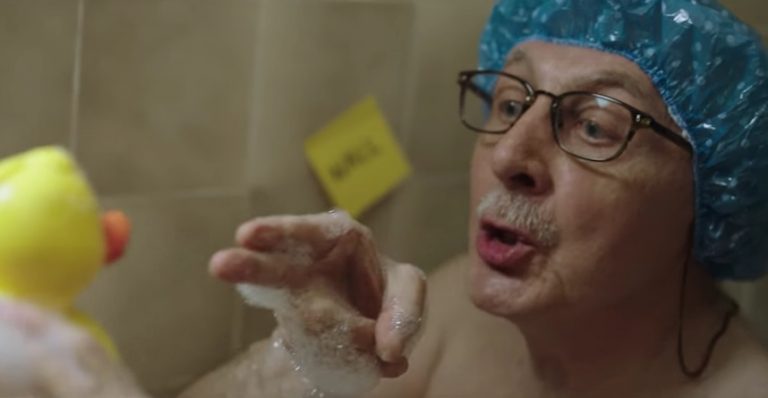 Elderly Man Tries To Learns English In Time For Christmas For One Heart-Melting Reason