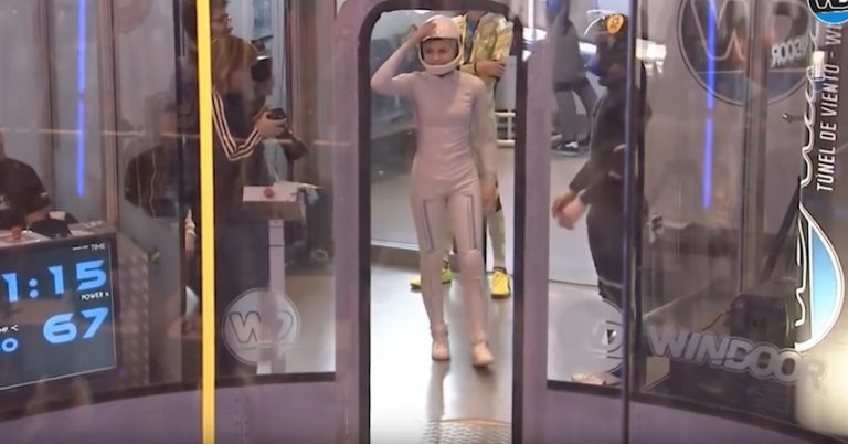 16-Year-Old Steps Into Wind Tunnel To Perform Amazing ‘Sky Dance’ Floating In Air