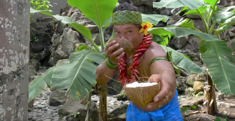 Samoan Chief Demonstrates Unusual Way To How to Husk And Open A Coconut