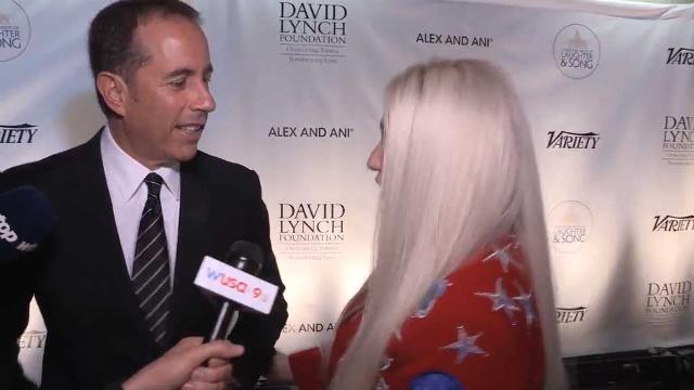 Jerry Seinfeld Refuses A Hug From Kesha In Awkward Red Carpet Moment