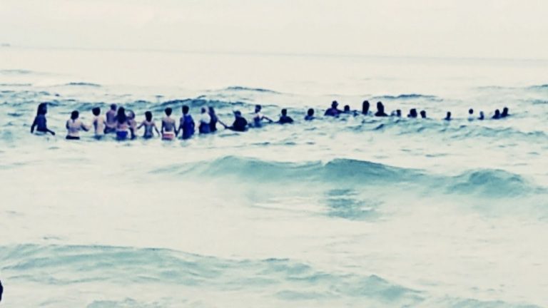 80 Strangers Come Together In ‘True Act Of Heroism’ To Save Family From Riptide