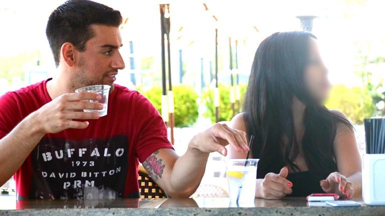 Man Shows Just How Easy It Is To ‘Roofie’ Someone’s Drink