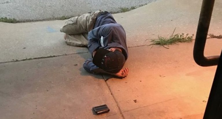 Homeless Man Sleeps Outside Of Animal Shelter Hoping That They Have Found His Lost Dog