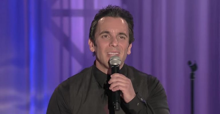 Comedian Explains The Difference Between Answering The Doorbell 20 Years Ago Vs Today