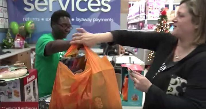 Parents Stand In Line To Pay For Toys, Shocked To Discover ‘Secret Santa’ Already Has