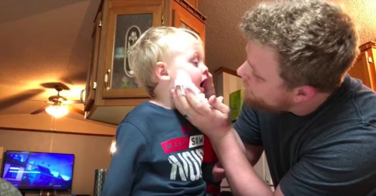 Dad Hilariously Gets Macaroni Out Of His Son’s Nose