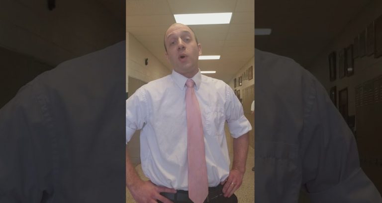 Teacher Offered An Apple Pie To Dance For His Class Busts Out The Moves