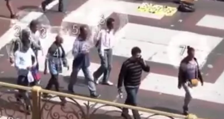 Video Reveals Brazen Tricks Thieves Use To Steal Mobile Phones Right From Your Hand
