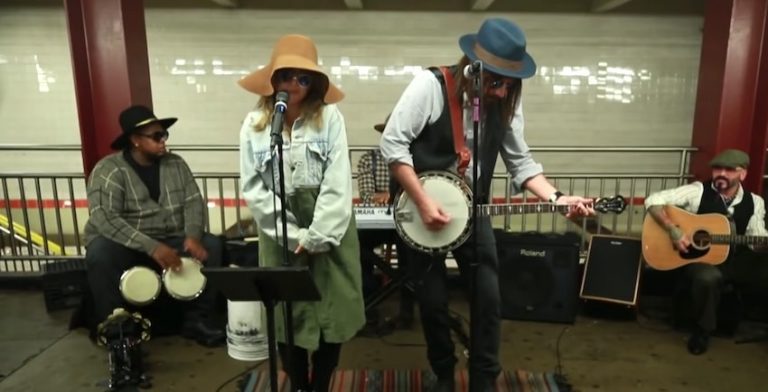 Christina Aguilera Busks In NYC Subway In Disguise And Surprises Commuters