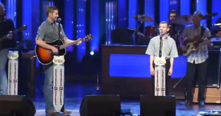 Josh Turner’s Beautiful Duet With Boy With Autism Brings Everyone To Their Feet