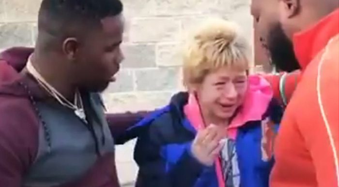 Brothers Help Woman They See Paying For Gas With Pennies, Unaware She Just Lost Her Husband