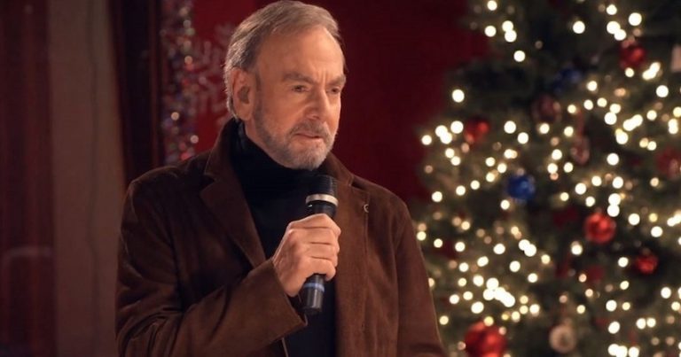 Neil Diamond Sings Touching Original Song ‘Christmas Prayer’