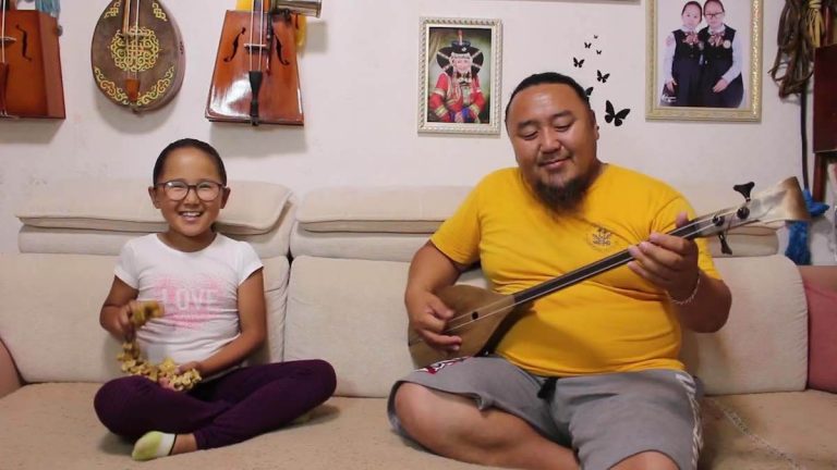 Mongolian Throat Singer Performs Beautiful Song With His Daughter