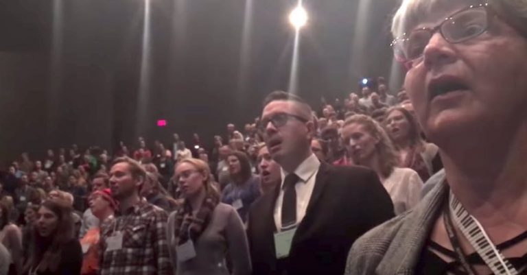 600 Music Teachers Improvise Harmonies While Singing Amazing Grace